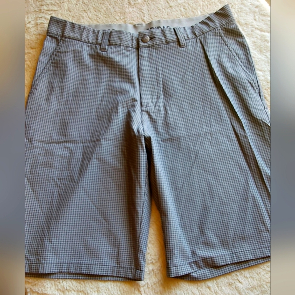 🌺 Men's Nearly New Adidas Stretch Gray Checkered Shorts - Picture 2 of 8